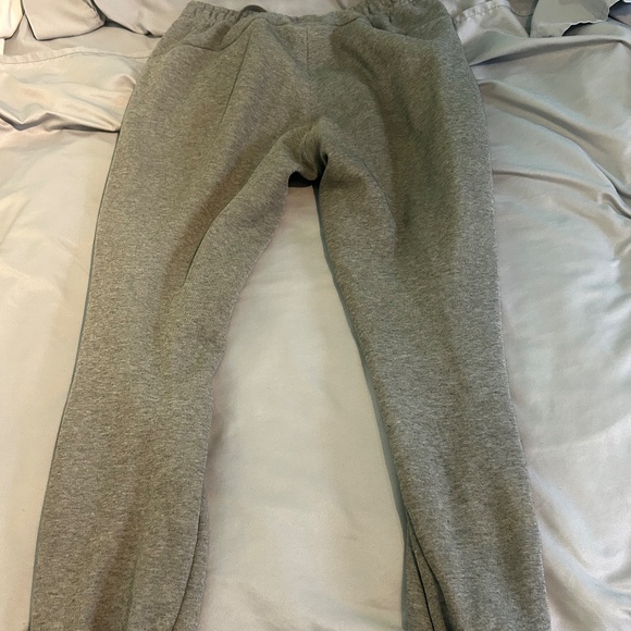 PUMA Mens Essentials Logo Fleece Sweatpants - Picture 3 of 4